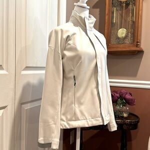 Mountain Hardware White Callisto Softshell Jacket size SP